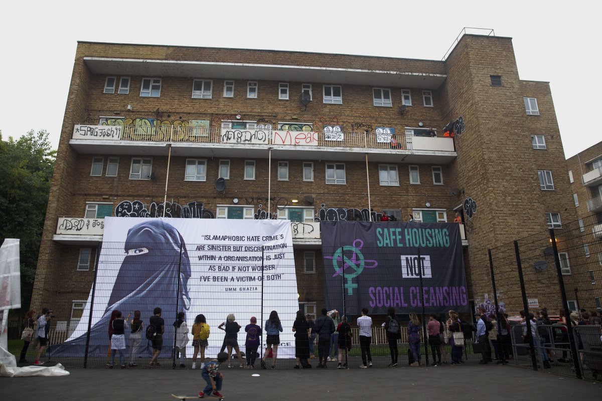 Calling all sisters, siblings &amp; allies! Get down to Hackney Town Hall on Monday at 6pm to  show your support for the two families being victimised by Hackney Council. We won't give in! Demo organised by <a href="/eeSistersUncut/">East End Sisters</a> &amp; <a href="/LDNRentersUnion/">London Renters Union</a>  facebook.com/events/5011946…