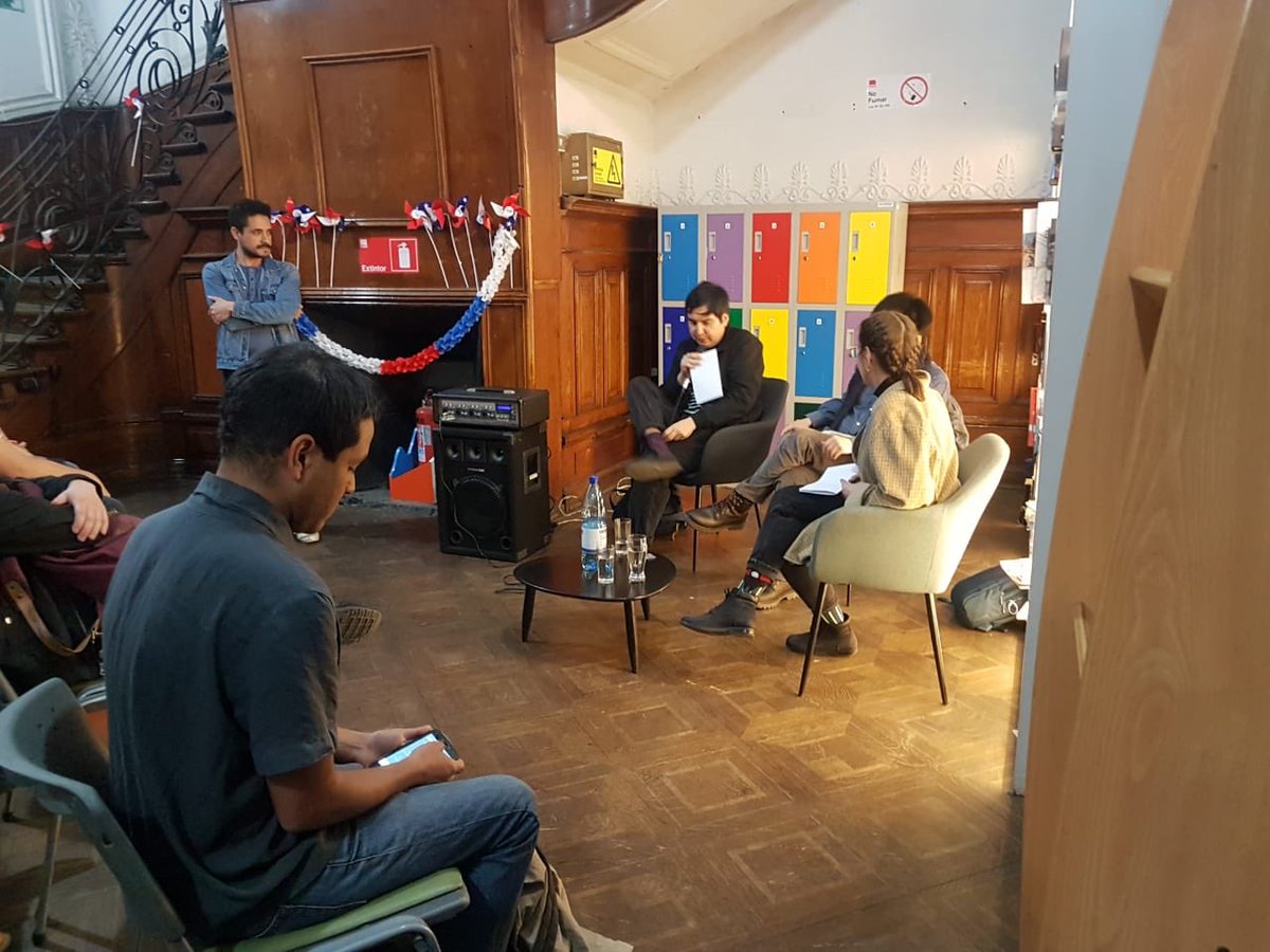 stgocultura's tweet photo. Lanzamiento del libro "Manchas de humedad" de Rodolfo Reyes Macaya con @JampsterL en la colección de poesía en español Lejos de mí decirles, ahora en #BibliotecaNicomedesGuzmán, presentan los poetas Mariana Camelio y Juan Santander https://t.co/xsX3KDvCWy