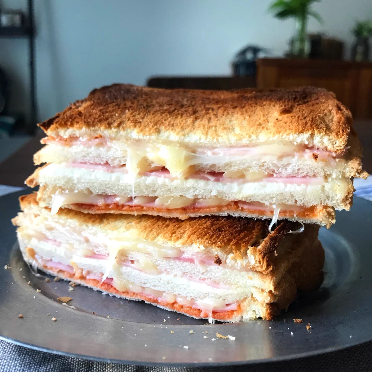 チーズミルフィーユサンド・チーズ好き、ベーコン好きはぜひ！！