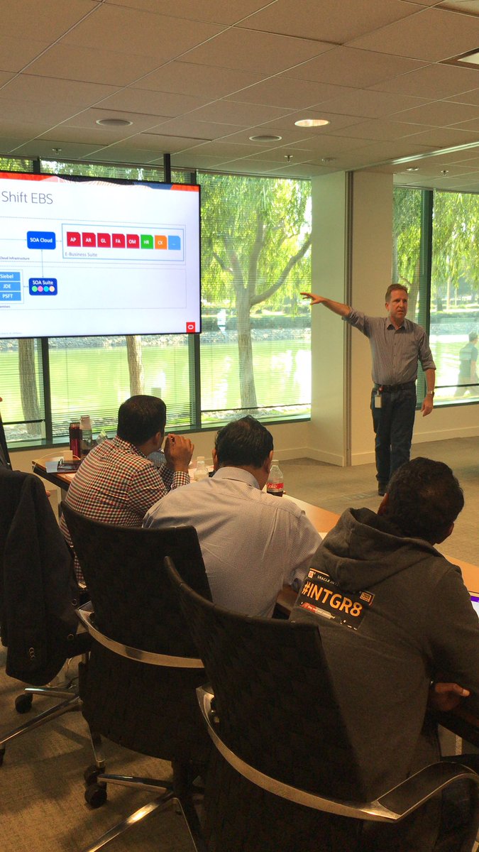 dangoerdt's tweet photo. @WunderlichRd getting after SOA Suite and lift and shift of EBS at #PaaSPAC - Go Robert! https://t.co/JskKhYYFSu