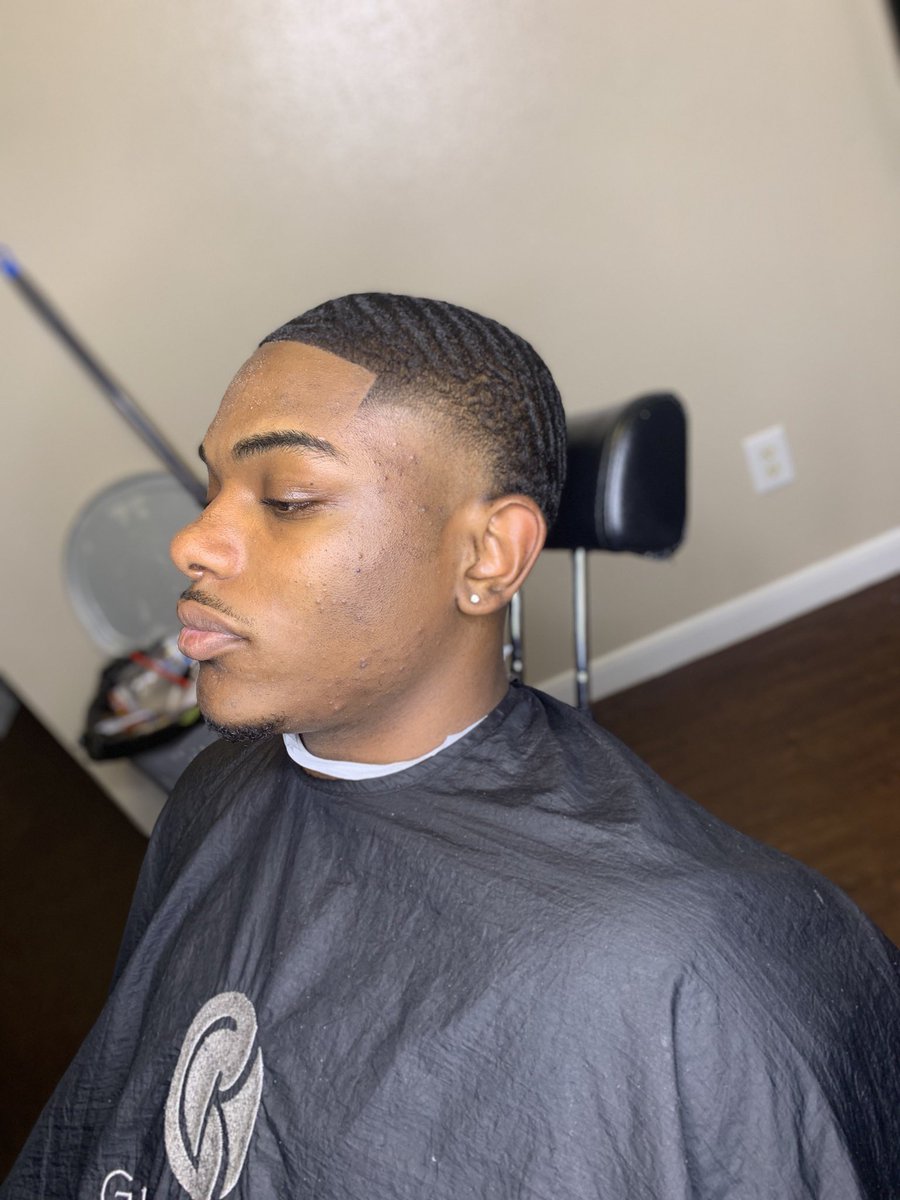 deucedabarber_'s tweet photo. Different Clients Same Concept!!!💈 #PVAMU #PVAMU23 #pvamu22 #pvamu21 #pvamu20 Players only Lifestyle https://t.co/HYTqu2loIW