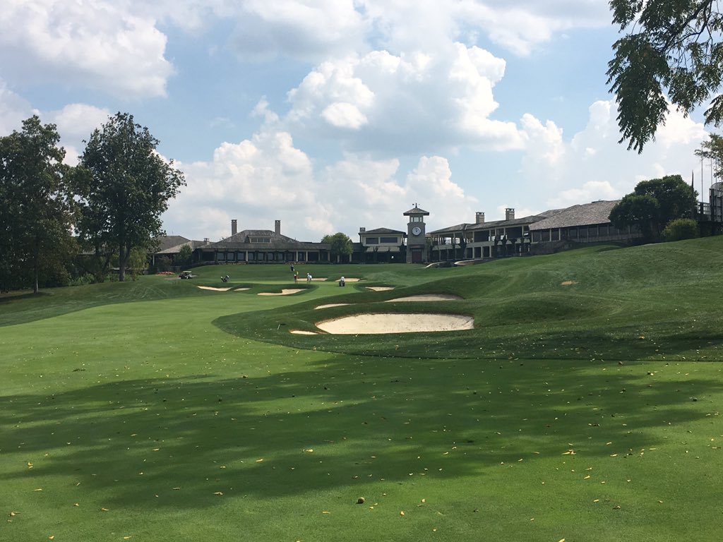 lwptah's tweet photo. This is where I got to play today, yes it’s the @jacknicklaus masterpiece #MuirfieldVillage home of the @MemorialGolf Was a day I will always remember fondly of. Incredible hospitality from the time you arrive through departure. The #Buckeye #MilkShake was  delicious. #LuckyGuy https://t.co/hVEA0uuYqH