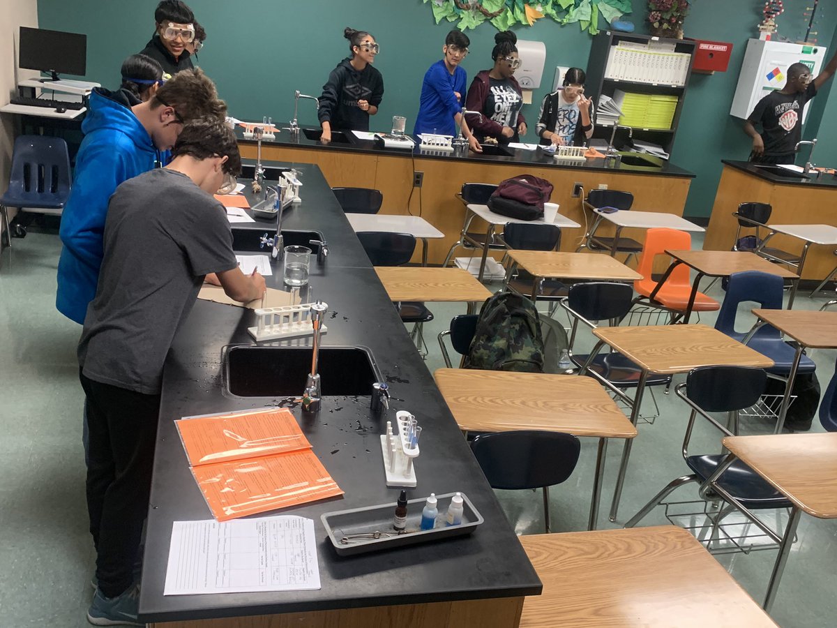 #LufkinHS conducting part 1 of the organic molecules lab on a full moon Friday the 13th. High expectations and excellent learning experiences all day, every day! #BelieveinLufkin 💜💛