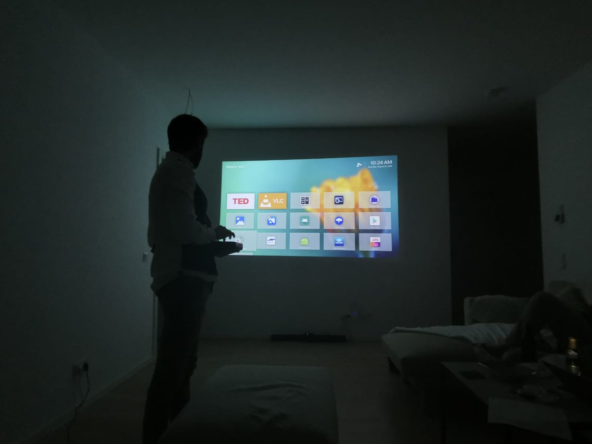 Philips Projector tweet media