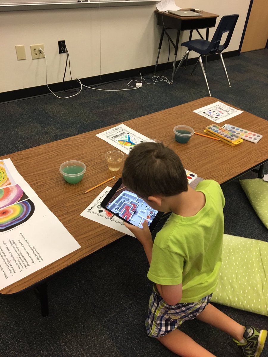 DecaturISDGT's tweet image. Using @quivervision to make their watercolor dots come to life @DotClubConnect #bestatYES #carsonstars