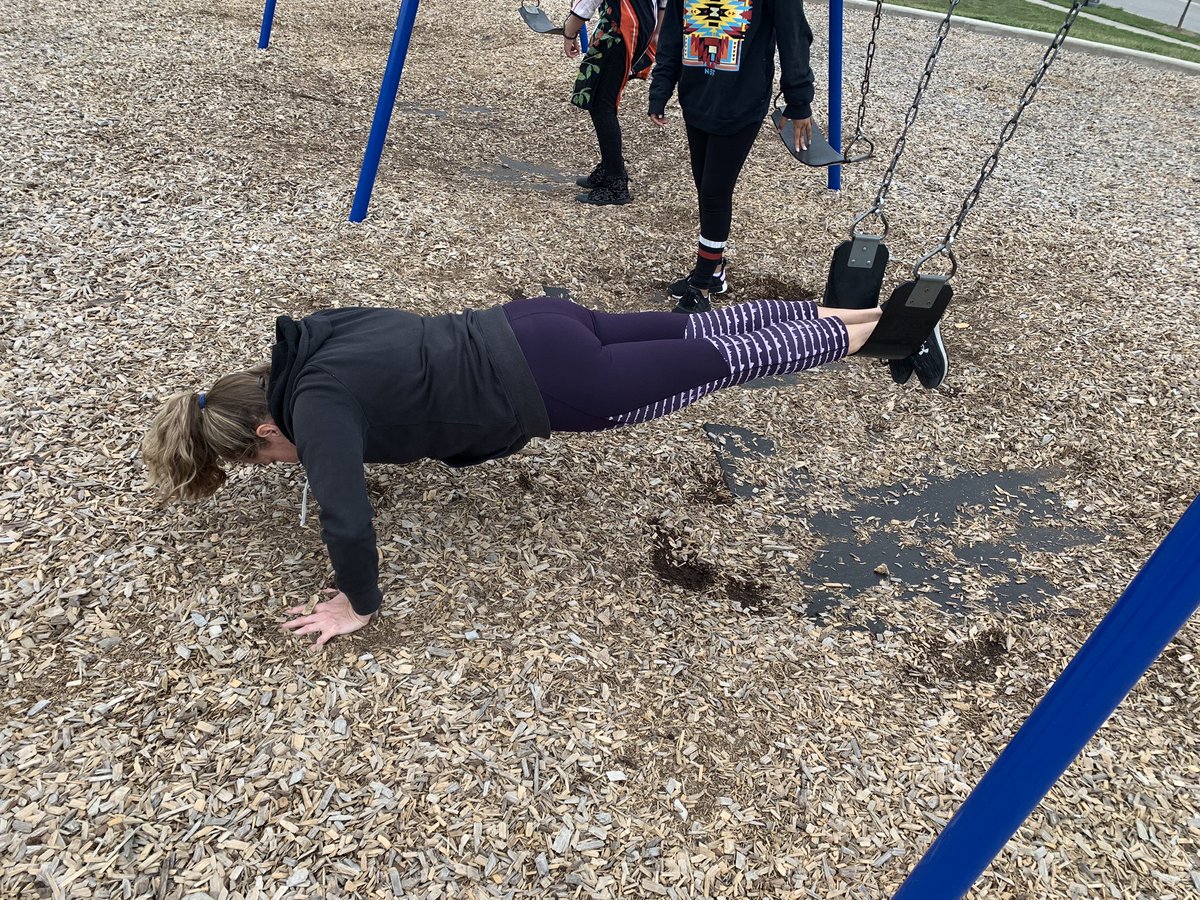 MacOdrum009's tweet photo. Eaglettes hit the park for an awesome work out! Sooo much fun #parkbootcamp @EldoradoPDSB @A_galeaclass https://t.co/RvJPPVZf8g