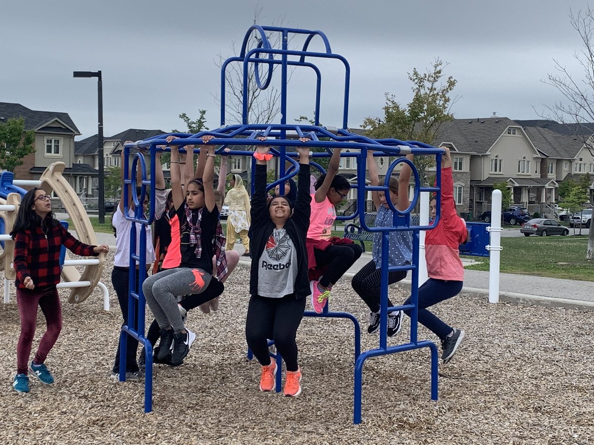 MacOdrum009's tweet photo. Eaglettes hit the park for an awesome work out! Sooo much fun #parkbootcamp @EldoradoPDSB @A_galeaclass https://t.co/RvJPPVZf8g