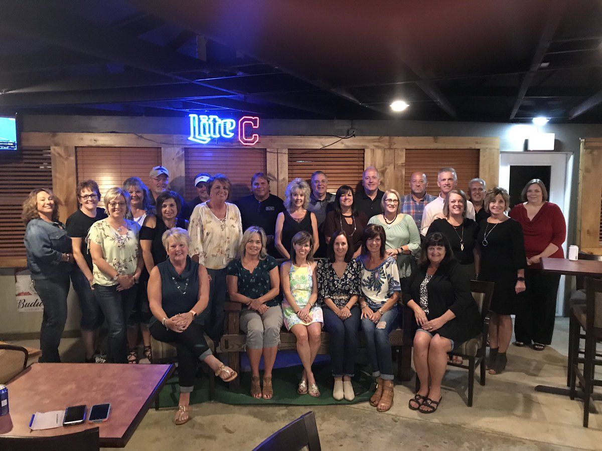 thebenderbg's tweet photo. Claymont High Class of ‘79 thanks for coming out tonight! #StangsForLife @ClaymontAD @ClaymontFound https://t.co/yY8UMZmpgI