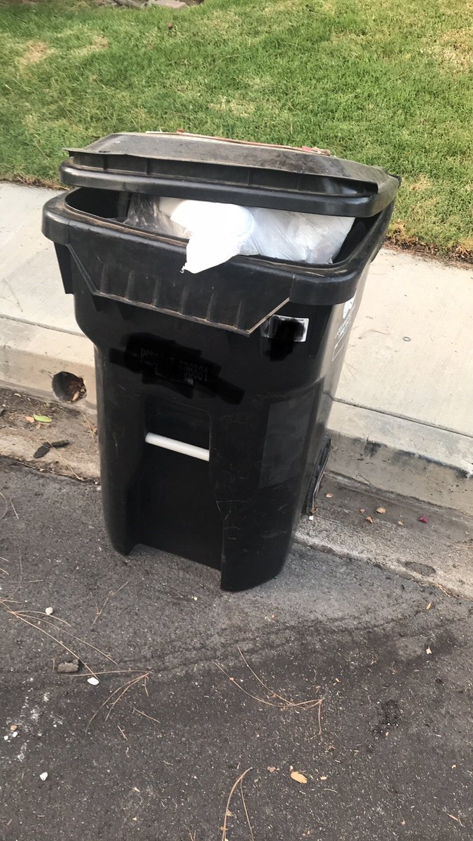 TrumpsHair17's tweet image. @LACitySAN @ZaldivarEC @MayorOfLA @PaulKoretzCD5 did the visit from Trump's team throw you for a loop??? Why the hell didn't my trash get picked up this week?? #CantBeFired #CushyJobs #NonResponsive