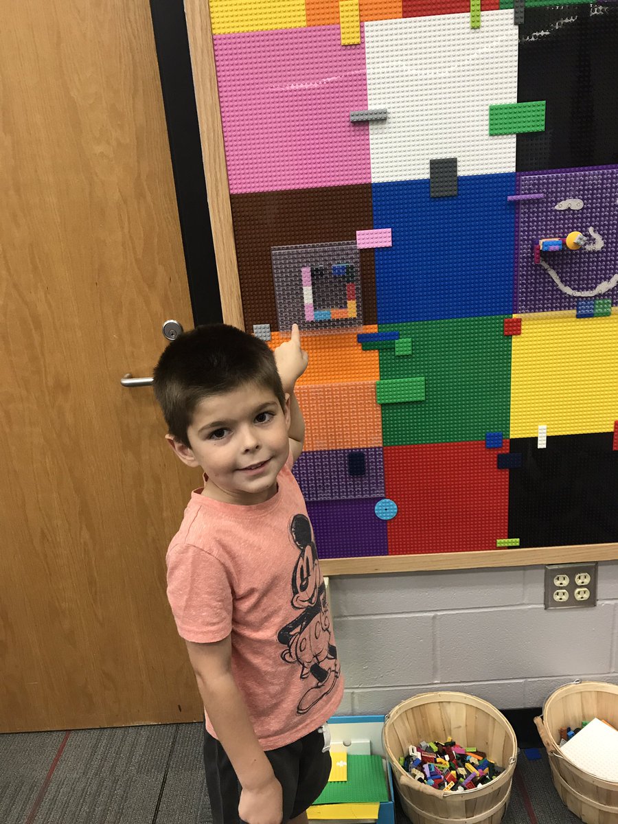 KimMcBee1's tweet photo. The innovation hub was amazing! #creatingisfun #bestkids #teamworkmakesthedreamwork https://t.co/bNRwNzU235