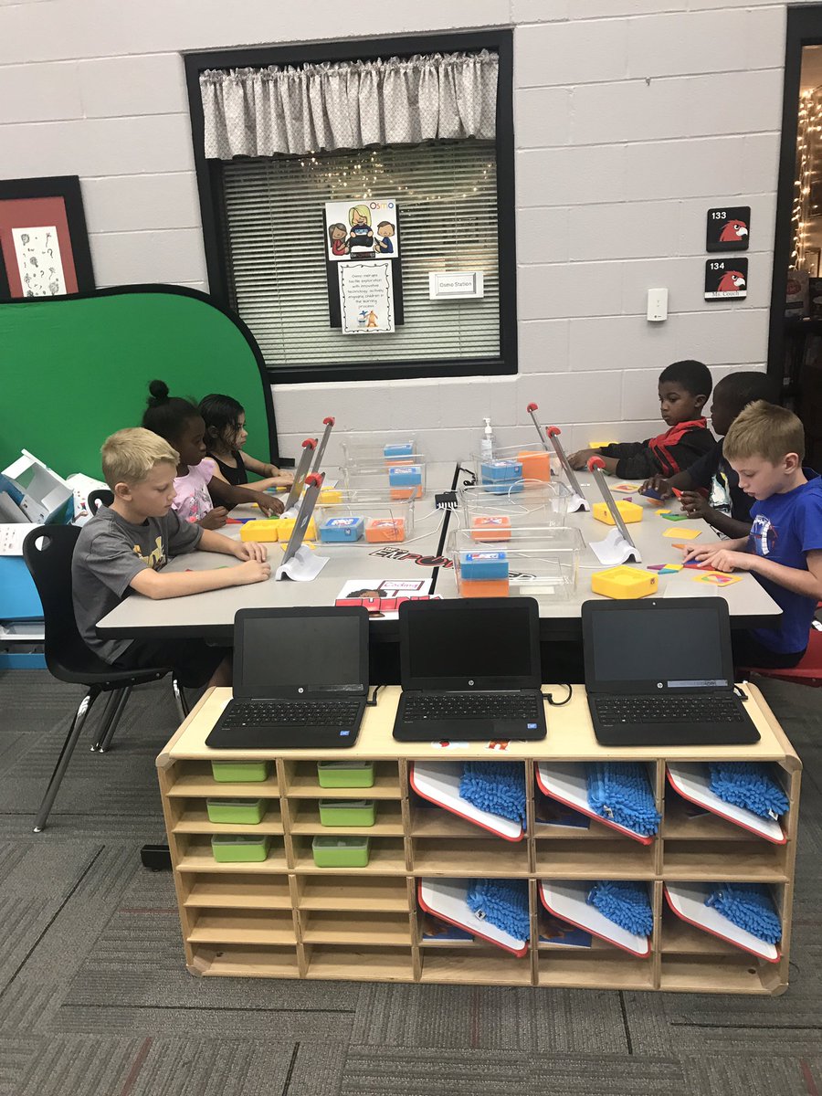KimMcBee1's tweet photo. The innovation hub was amazing! #creatingisfun #bestkids #teamworkmakesthedreamwork https://t.co/bNRwNzU235
