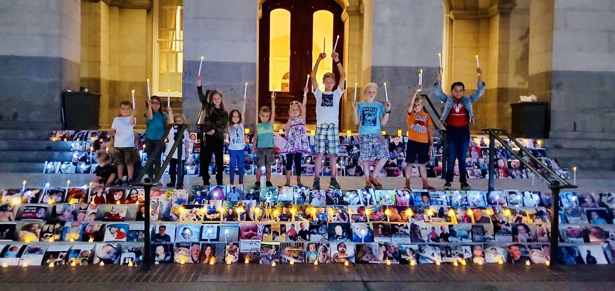reneebessone's tweet photo. Last night at the CA Capitol with Candlelight vigil for our vaccine injured and deceased sons and daughters of the USA! Please join us! Light a candle share your story! #OurStories #EveryLife #WeTheConscience @GavinNewsom @JenSiebelNewsom https://t.co/STpmuHtH2b