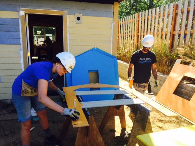learningdotcom's tweet image. We rolled up our sleeves 💪 with #Habitatforhumanity this Summer and ❤️loved❤️ every moment. Thanks letting us "play" outside and create for the kids, @habitatpdxmetro! #GivingBackTogether #lifeatlearning