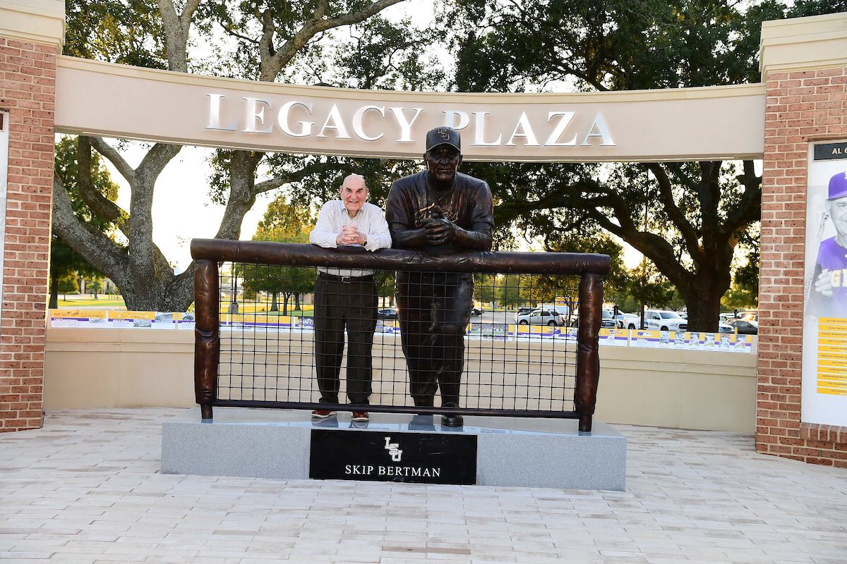 LSUbaseball's tweet photo. The legend 🙌🏻 https://t.co/MzN9awpxtG