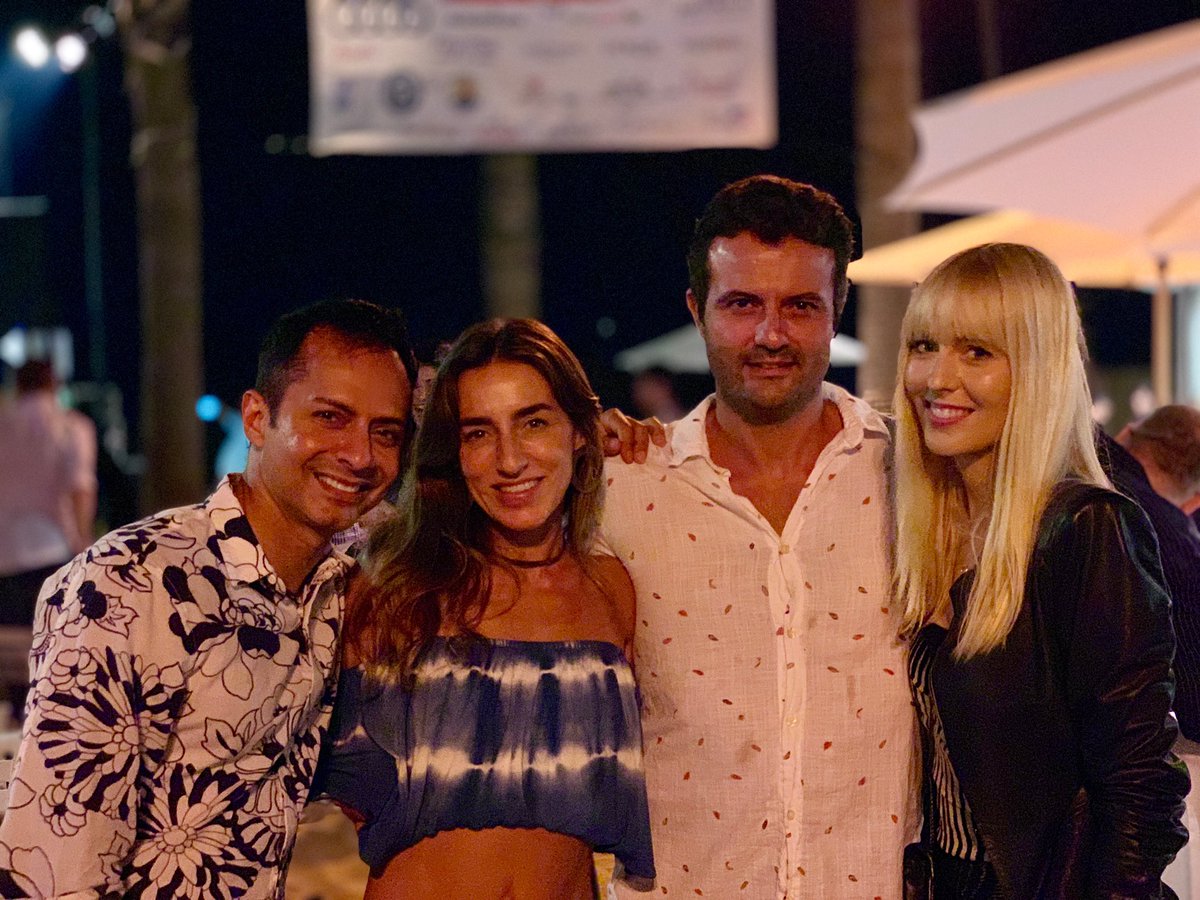 Enjoying the #bffs #topchefs and #livemusic in #santamonicabeach at the spectacular <a href="/ChefsOnTheBeach/">An Evening On The Beach</a> party benefiting #mealsonwheels #california #socal #reunion #foodie #finecuisine #foodandwine #foodandwinefestival #beachparty