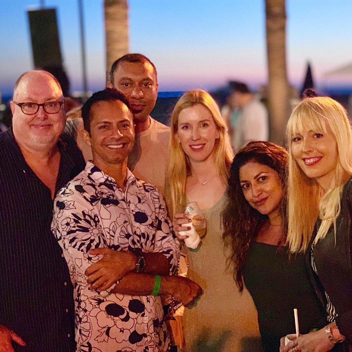GShiraz's tweet photo. Enjoying the #bffs #topchefs and #livemusic in #santamonicabeach at the spectacular @ChefsOnTheBeach party benefiting #mealsonwheels #california #socal #reunion #foodie #finecuisine #foodandwine #foodandwinefestival #beachparty https://t.co/YAsZqm97AF