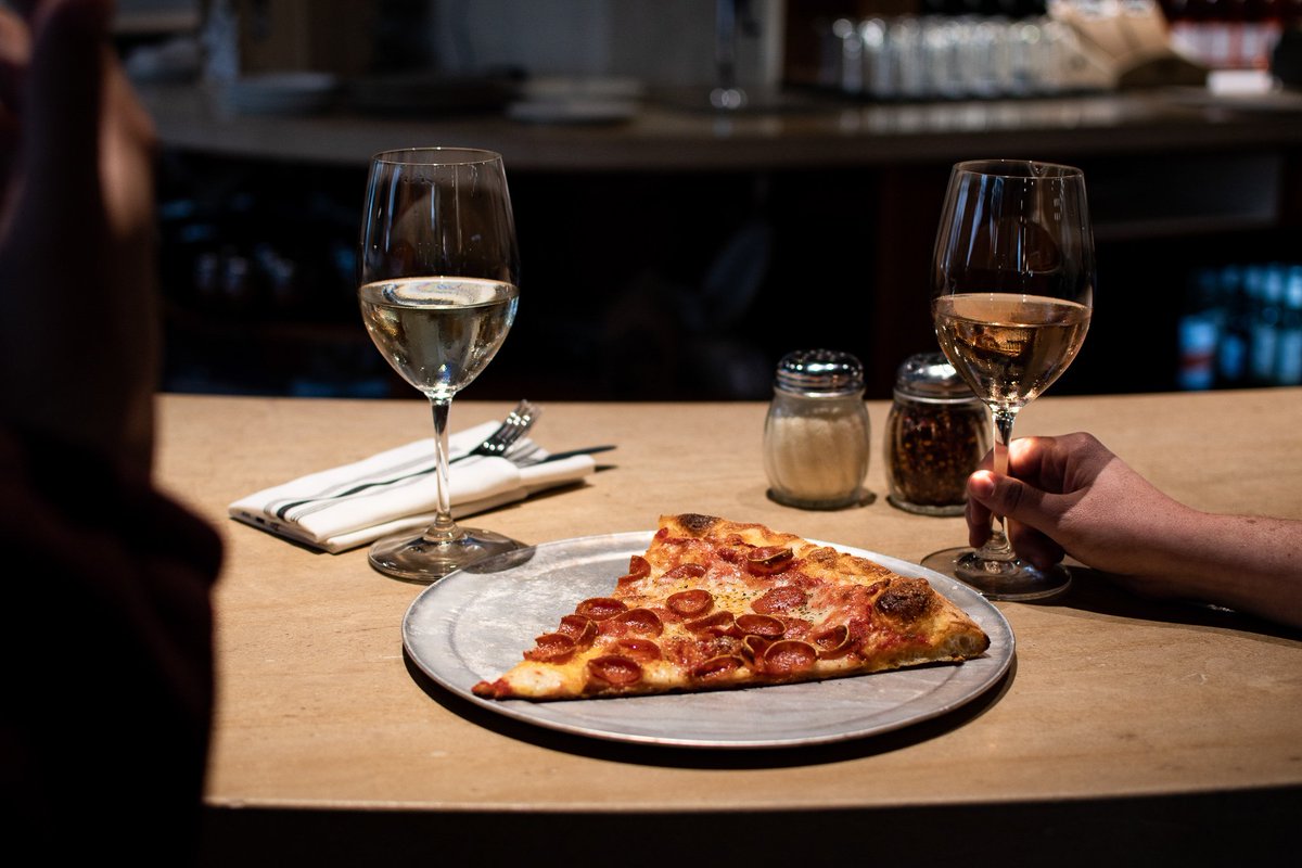 Date night doesn't have to be fancy, it just has to be meaningful. #VisitTheMarket 

 #SanFransico #GoodPeople #MarketStreet #NoWrongWaysf #Travellover #FinancialDistrict #marketstreet #sanfrancisco #sf