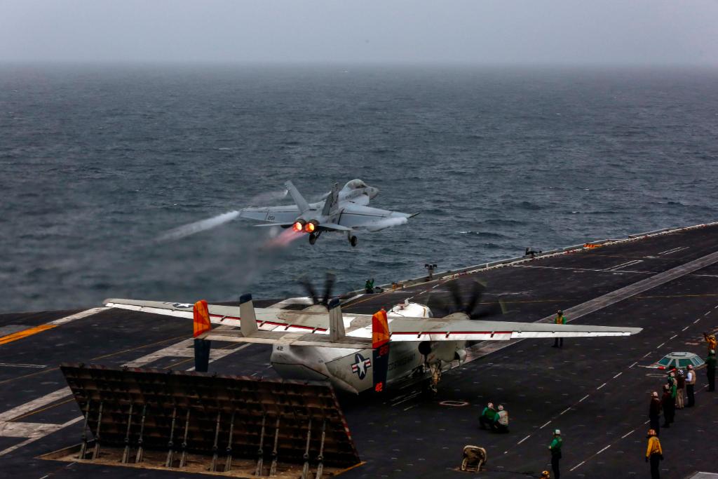 #USNavy photos of the day: A #Chief gets pinned by his son, families wave as #USSLassen deploys, a Super Hornet launches aboard #USSAbrahamLincoln, and a Sailor directs an MH-60 Sea Hawk aboard #USSVellaGulf. ℹ️ info & download ⬇️ navy.mil/viewPhoto.asp?…