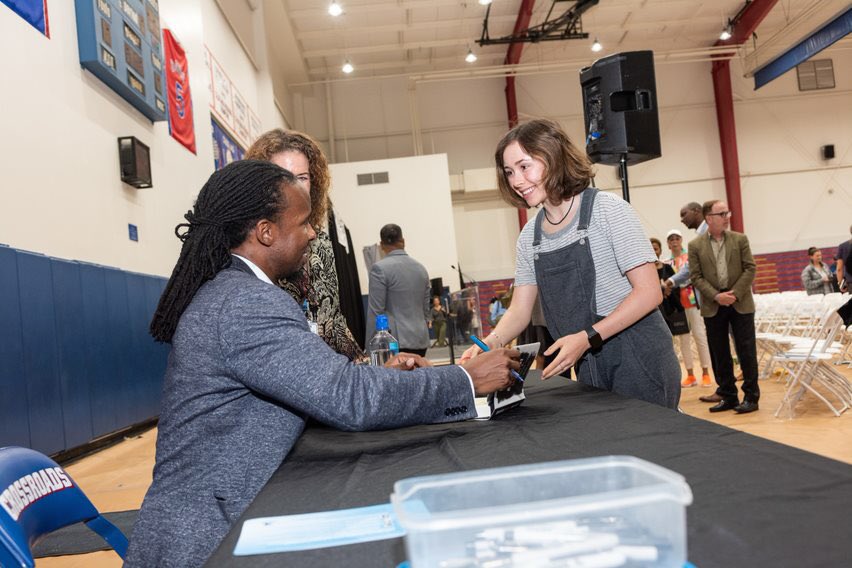 The other day I spoke @XrdsSchool in Santa Monica, California. I braved the LA traffic and made it, as did the hundreds of attendees who packed into the gym to engage with me on #HowToBeAnAntiracist. So memorable. So memorable. 🙏🏾