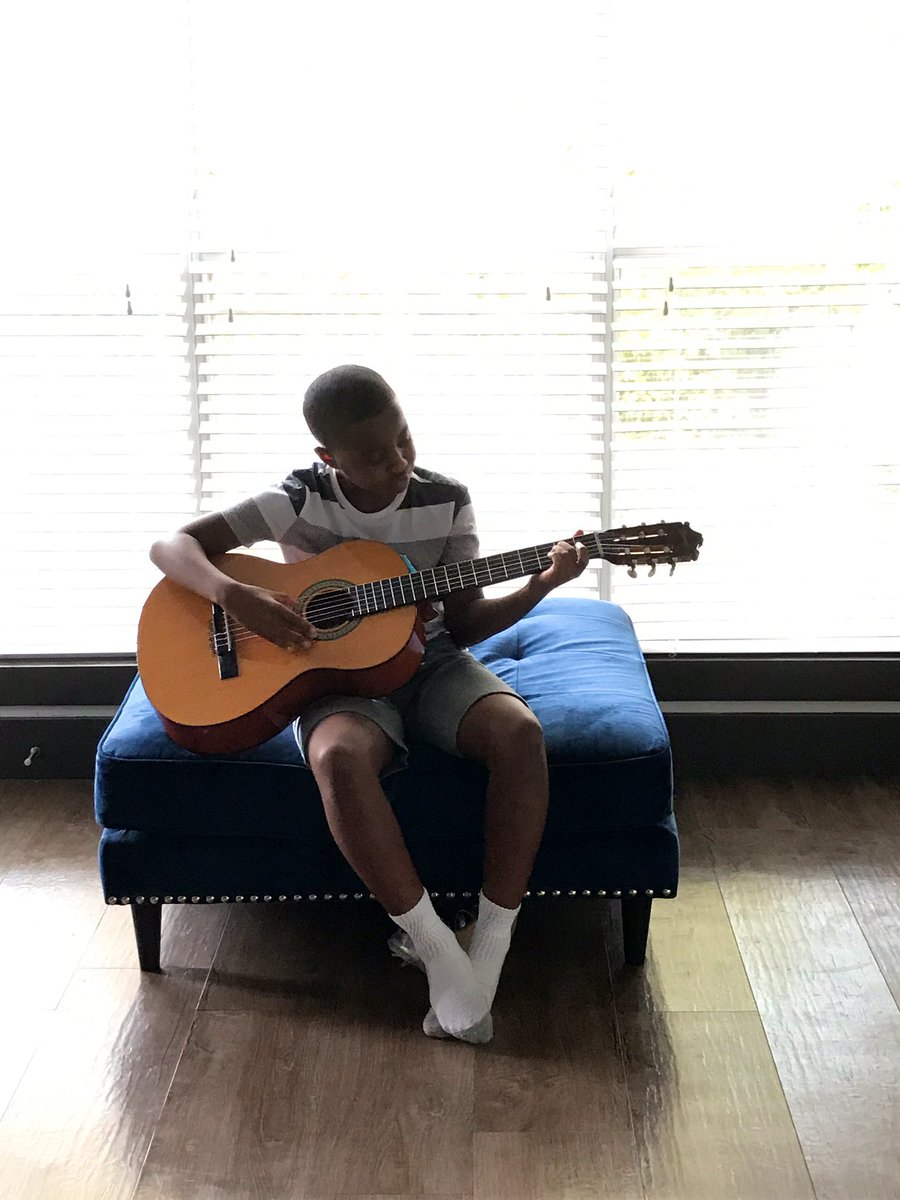 MsSabers's tweet image. I made a couple of home visits after school today🥰 These former students have grown taller, learned new skills, and are taking on middle school! ❤️ #legendaryrelationships @WESWildcat