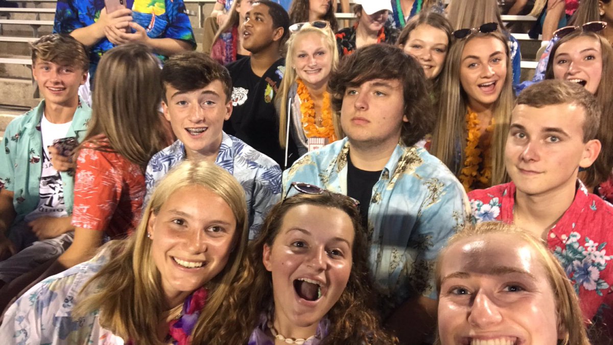 3lla_will's tweet photo. #BCSN #studentsection https://t.co/9lX2yki7Tg