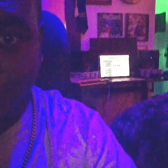MacharoMusic's tweet photo. •
Back in the work house.
Studio is home.
•
DDM coming soon.
#Macharo
#RVD
#DDM
#YourGirlFavRapper
#Confident
#NoDaysOff
#Moves
#MajorWithoutaDeal
#Warner
#Meshach
#Atlantic
#Capitol
#Columbia
#DefJam
#Universal
#Epic
#BMG
#BMI
#HipHop
#Music
#SexxxBars
#SexxxBars2
#WeWorking https://t.co/8o33KF7VEm