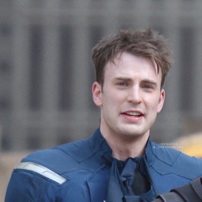 สวัสดีเช้าวันเสาร์ครับ.. ที่นี่ยังคืนวันศุกร์ที่ 13 อยู่เลย..