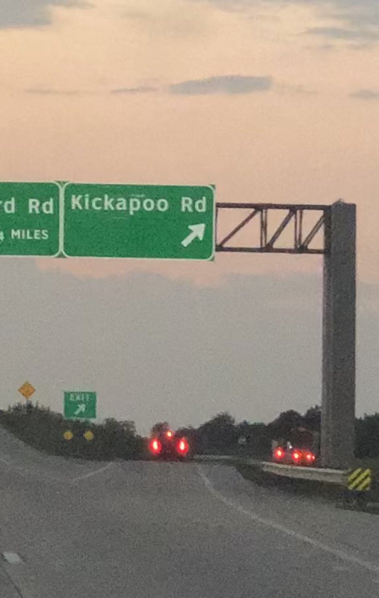 onco_cardiology's tweet image. Road less traveled? 🦵 💩 #kickapoo #AustinFunTrip @HeartOTXHeartMD @hvanspall