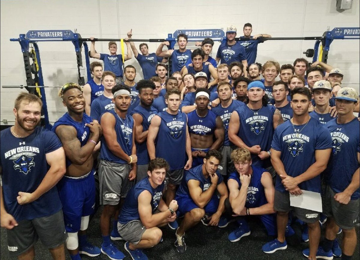tkennard20's tweet photo. Flex Friday with my boys 💪🏼💯 https://t.co/v2G3QlsmnK
