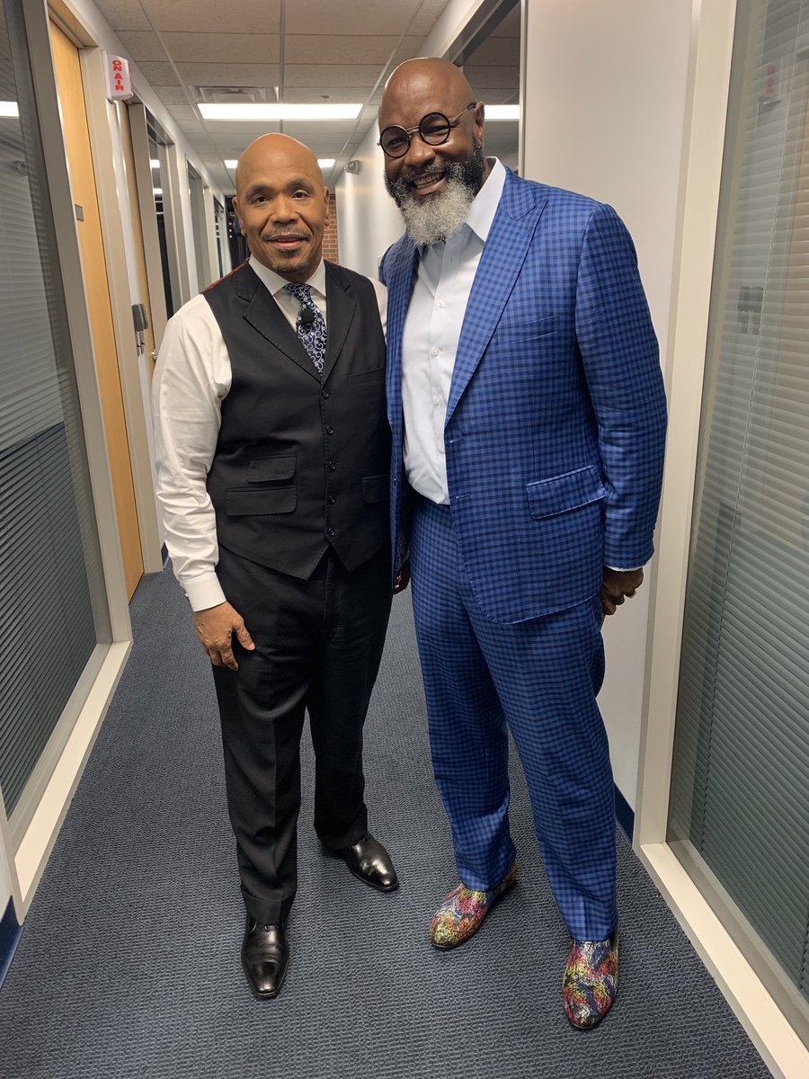BishopLLBrandon's tweet photo. Great day family of followers,
Please watch the Word Network, today, Friday, September 13th, at 7pm (central). Thanks for your prayers and support.
#PraiseTemple #WordNetwork #TheWordNetwork #LarryBrandon #LLawrenceBrandon
#RejoiceInTheWord #BishopGeorgeBloomer #GeorgeBloomer https://t.co/rdNJJjMEjJ