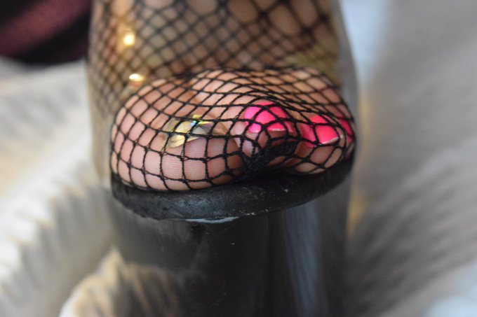 Awwwww, while I was asleep last night, she must have uploaded these pics she took to my phone while she<a href="/tag/killthislove"class="tags"><span>#killthislove</span></a>