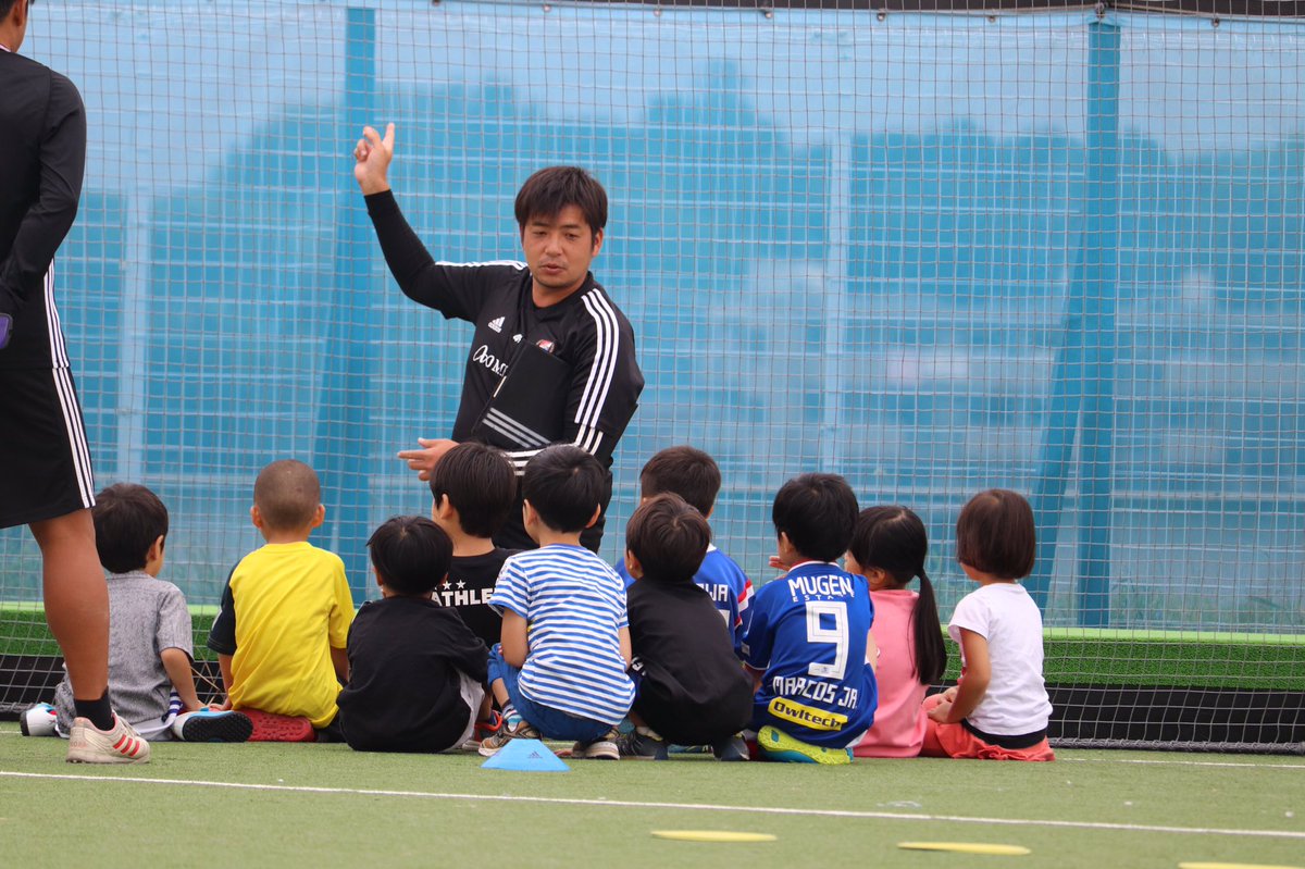 横浜f マリノス サッカースクール Ar Twitter 新吉田校 今日は週末幼児スクールを開催しています くまコーチ おさるコーチと一緒に 元気にスタートしました マリノス サッカースクール 新吉田校 くまコーチのギャグが冴え渡る