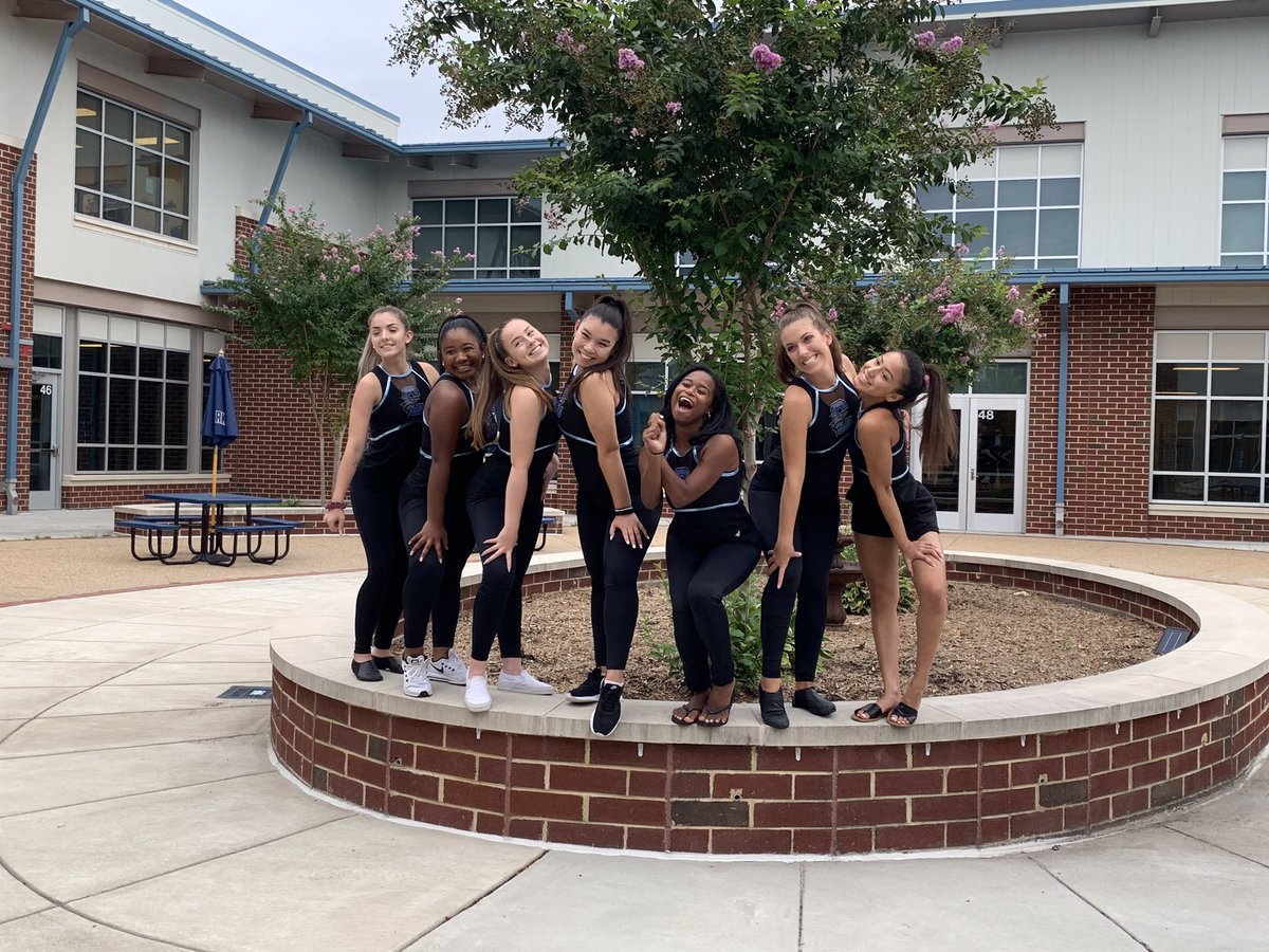 colgandanceteam's tweet photo. We LOVE Friday night lights 👯‍♀️✨💙🏈🦈 #americanight #danceteam #gosharks xoxo https://t.co/u2gnKWVrY5