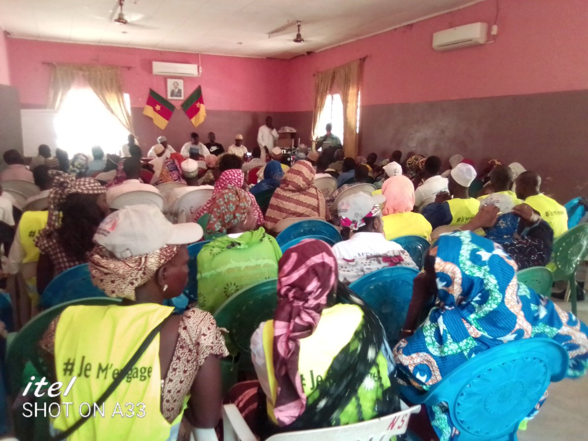 AdamuDjuli's tweet photo. Une assemblée publique s'est tenue c vendredi 13/09 dans la salle des Actes de la commune de Gaschiga 
Les personnels de ladite commune et la population ont échangé sur la gouvernance locale.Une initiative de #V2P sous financement@USAID #V2P #BonneGouvernance #FmDemsa #JeMengage https://t.co/RpK5HpNn38