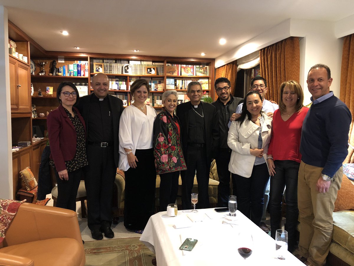 cepromelat's tweet photo. Con los agentes de la prevención de #Colombia y con Mons Elkin, secretario de la Conferencia Episcopal Colombiana. #redLA #Apóstolesdelaprevención @IglesiaMexico @CCP_Rome @CCP_Rome https://t.co/YLfx9BP5u3