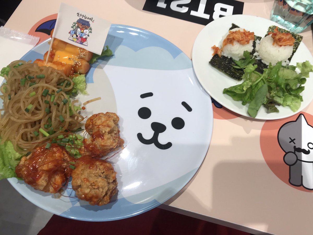 lovejinnim's tweet photo. bt21カフェ❀(*´▽`*)❀ https://t.co/0zJEN533yh