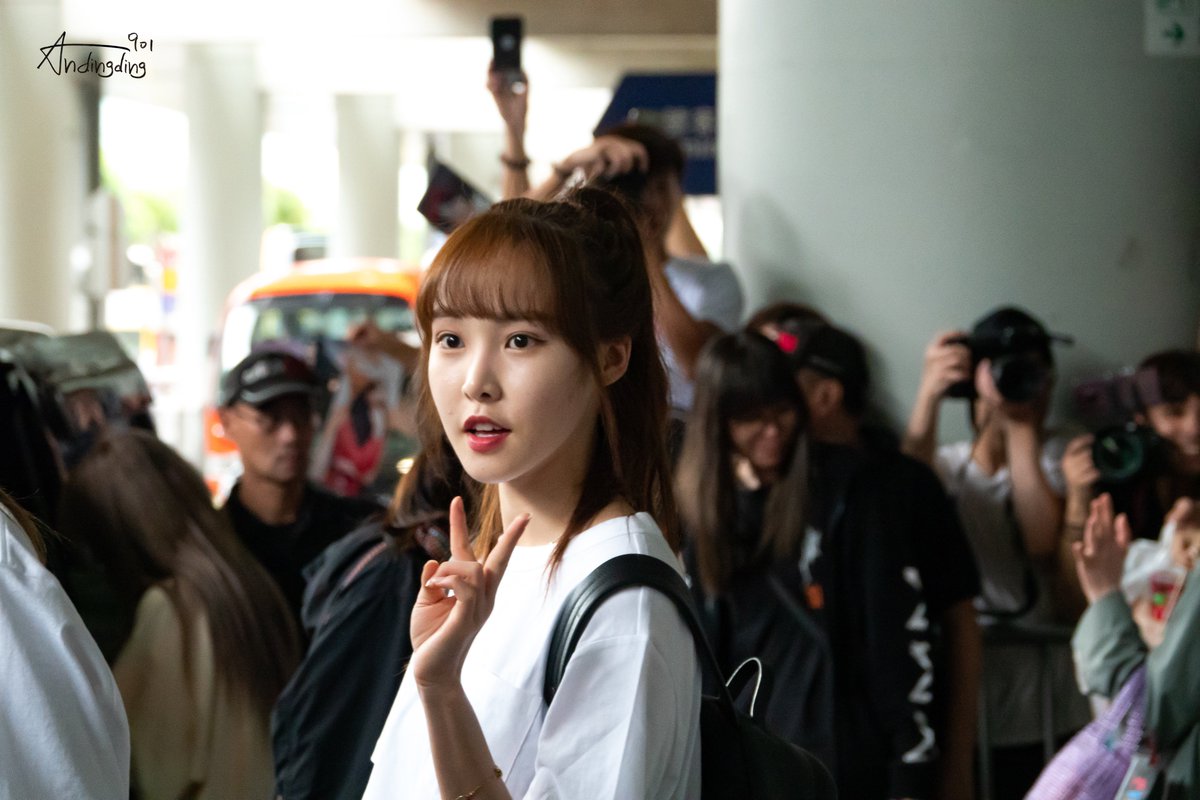 andingding901's tweet photo. 190802 Hong Kong Airport
#여자친구 #GFRIEND #ジーフレンド
#Yuju #유주 #최유나 #ユジュ 
#GoGoGFRIENDinHK https://t.co/Tt7e4B6bAn