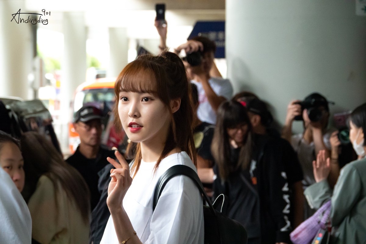 andingding901's tweet photo. 190802 Hong Kong Airport
#여자친구 #GFRIEND #ジーフレンド
#Yuju #유주 #최유나 #ユジュ 
#GoGoGFRIENDinHK https://t.co/Tt7e4B6bAn