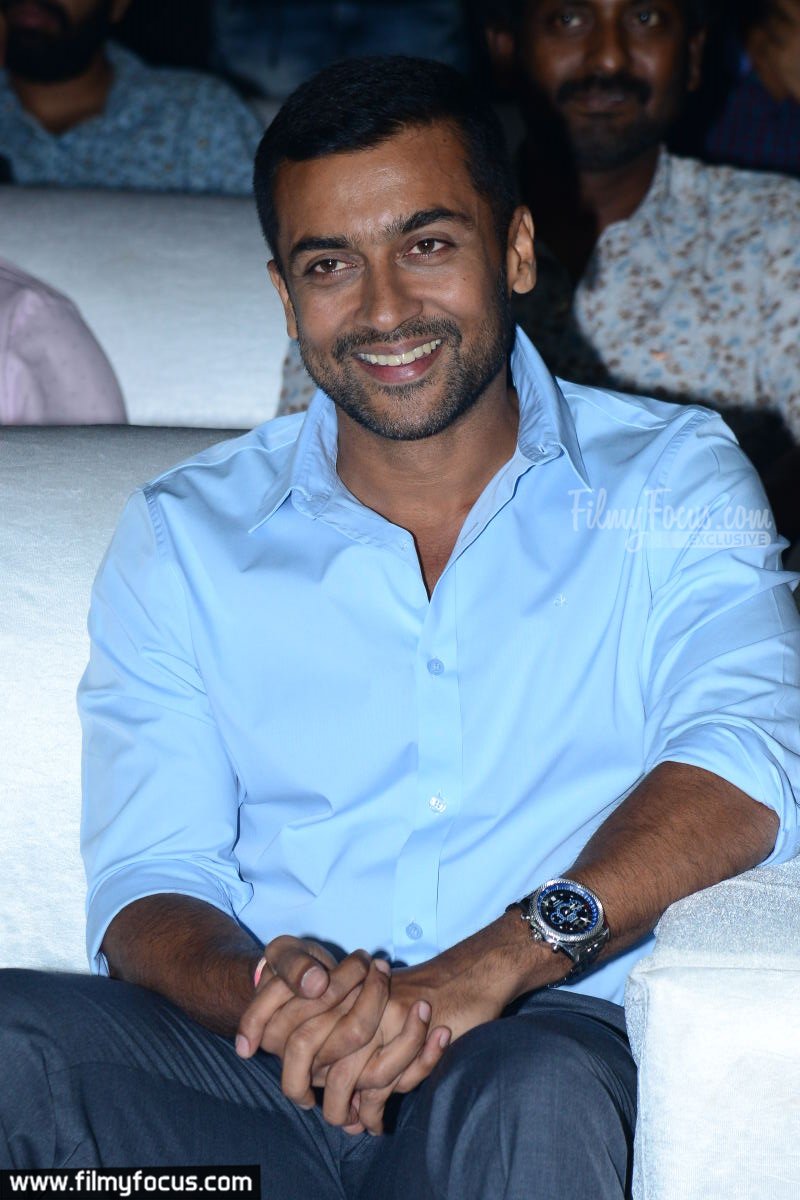 FilmyFocus's tweet photo. Suriya at #BandobastPreRelease Event.!

#6DaysToGoForBandobast  #BandobastFromSep20

@Suriya_offl @anavenkat @Mohanlal @arya_offl @sayyeshaa @bomanirani @thondankani @Jharrisjayaraj @msprabhuDop @editoranthony @KiranDrk @JaniChiragjani @SonyMusicSouth @LycaProduction https://t.co/y6G0LFBbD4
