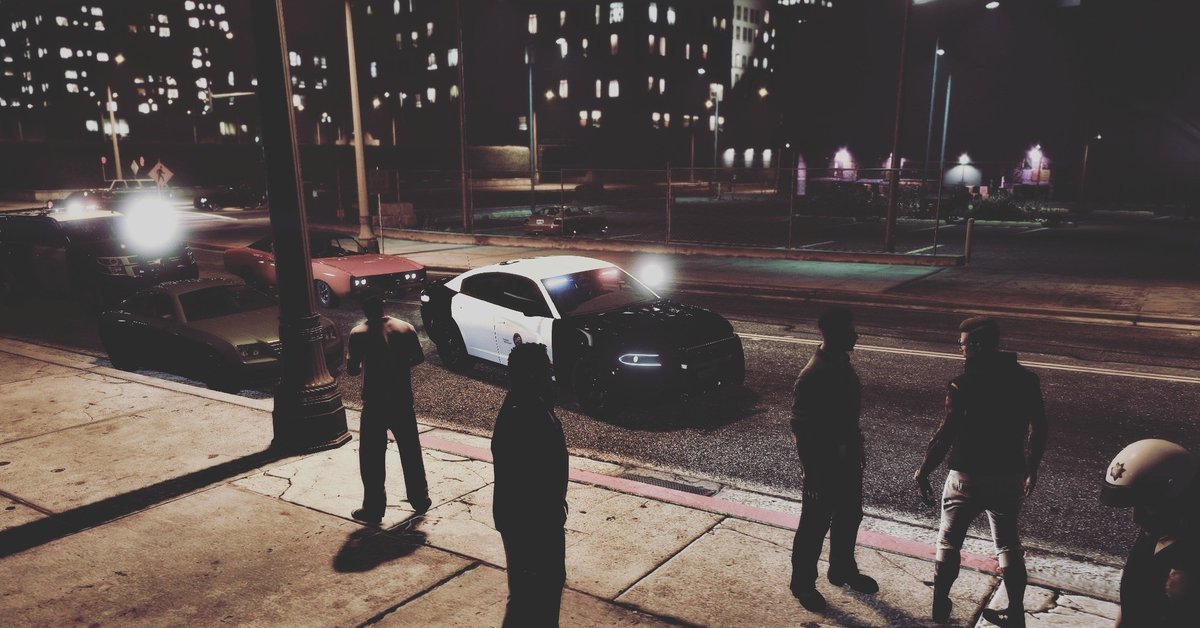 Code3RPMedia's tweet photo. SAHP providing mutual aid for LSPD on a traffic stop.
PC: Lt. Jamie D. 5S-10
#SAHP #LSPD #trafficstop #citylife #cityatnight #code3 #code3rp #c3rp #FiveM #roleplay #GTAV #gaming #recruiting #applynow https://t.co/BvLYOdcgoS