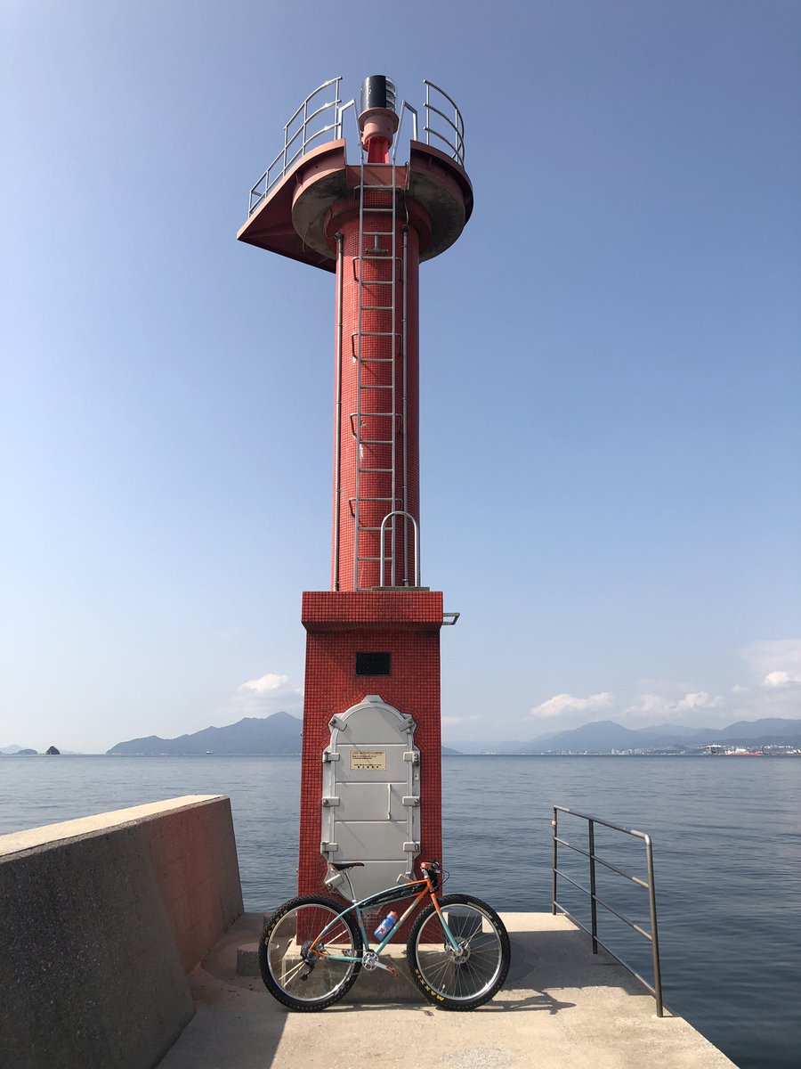 pika_hiroshima's tweet image. マウンテンバイクなのに
海が似合うやつ👍🏻

#retrotec #retroterbike #retrotecbikes #レトロテック #porcelainrocket #ポーセリンロケット #morningride #ridehiroshima