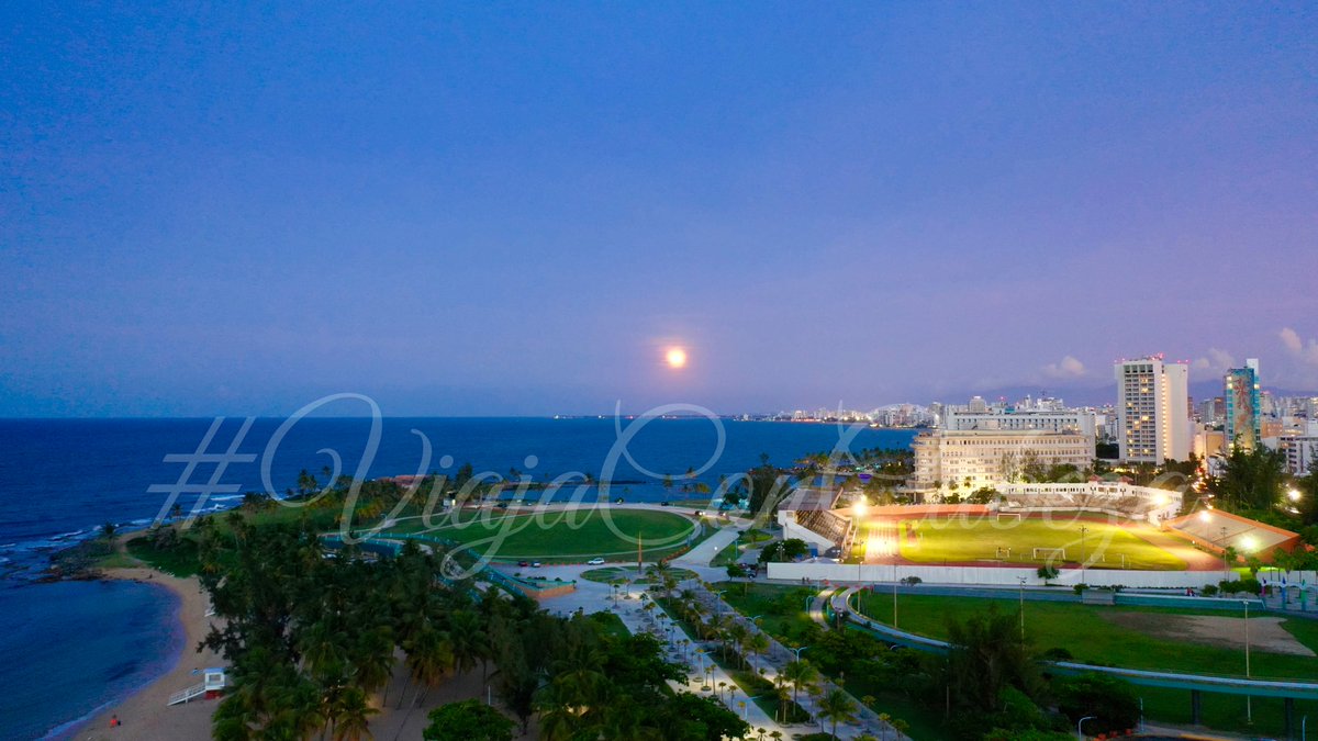 AngelsRadioWeb's tweet photo. •Hotel Caribe Hilton 
•Parque Sixto Escobar 
•Balnario El Escambrón 
San Juan Puerto Rico USA 
#ViajaConCabezaDrone #AngelsAlquimiaRadioWeb 
#ViajaConCabeza ✌️❤️🎼✈️ https://t.co/hRz9y2crsr