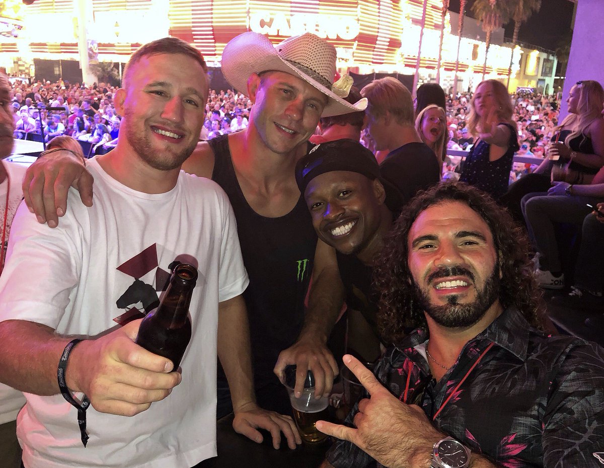 theDlasvegas's tweet photo. It all started here at #theD in our VIP box...
Weโd like to wish our good friends @Cowboycerrone & @Justin_Gaethje a great main event!
@UFC #FightNight158 in Vancouver ๐ช https://t.co/tcbuGaaZBg