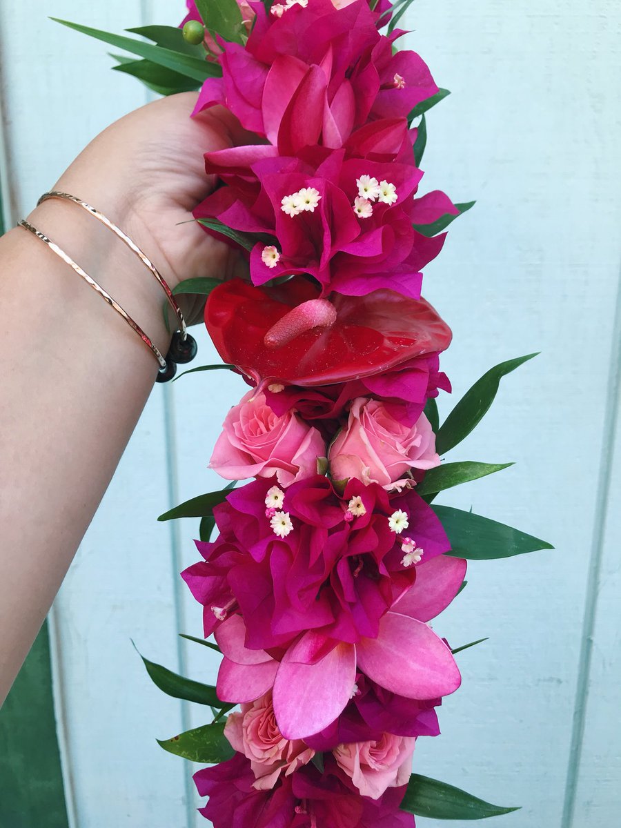 Tamrinsummer's tweet photo. Just lei poʻoing my way through life. 💖🤟🏽 https://t.co/Lpah9lmo2o