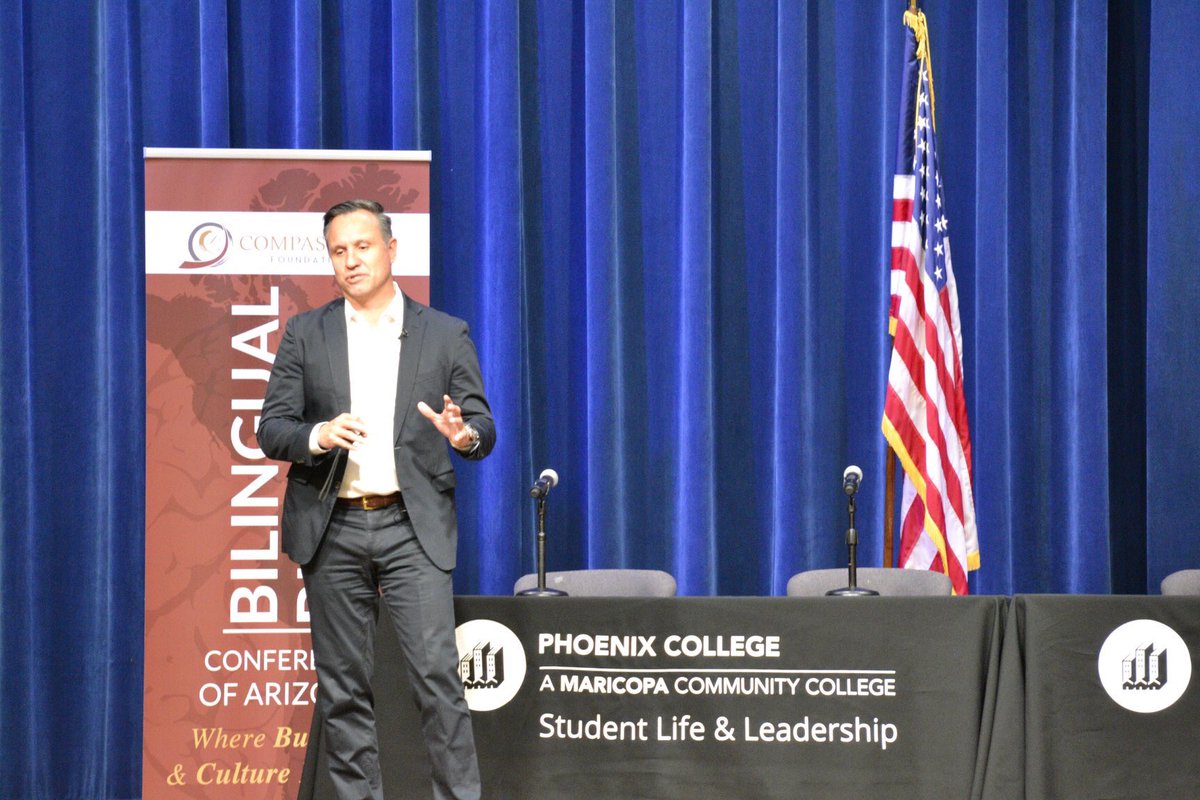 EdgarROlivo's tweet photo. We had a wonderful time sharing resources and great talks about how to advance in a global economy as bilingual professionals!
Thank you to our sponsors: @UnivisionAZ, @NBAZInteractive @PhoenixCollege @myvsuw @NBAZInteractive @RazaFund @AZHumanities
#BBCA2019 https://t.co/m82vAJE3dd