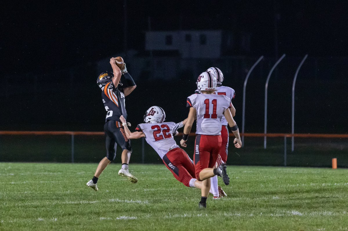 ScottIles's tweet image. @MillerJayse @acesfootball23 #hellmary @CoachDaulton @amandaathletics @BradMorris83 @Matt_EGphoto #scottilesphotography