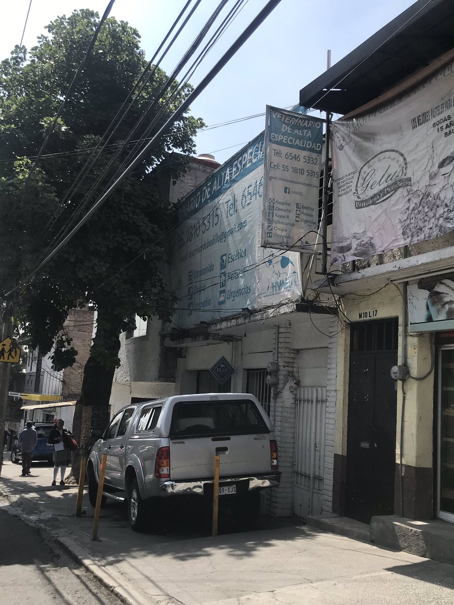 APTU15's tweet photo. @CallessLibres @susanakana @SSP_CDMX @UCS_GCDMX @Alcaldia_Coy @TuiteraMx @PorCoyoacanVP @GobCDMX @PeatonDelSur @NAPOLESVECINO @NoPatioTlalpan @lavozdepolanco @CondesaVecinos @nachorago Lo mismo pasa en Av.Desierto de los Leones!!! Reportado ya ene veces ante @AlcaldiaAO @LaydaSansores @UCS_GCDMX #JesúsOrtaMartínez @SSP_CDMX @Claudiashein y NADIE HACE NADA... https://t.co/mgvPXFhgzx