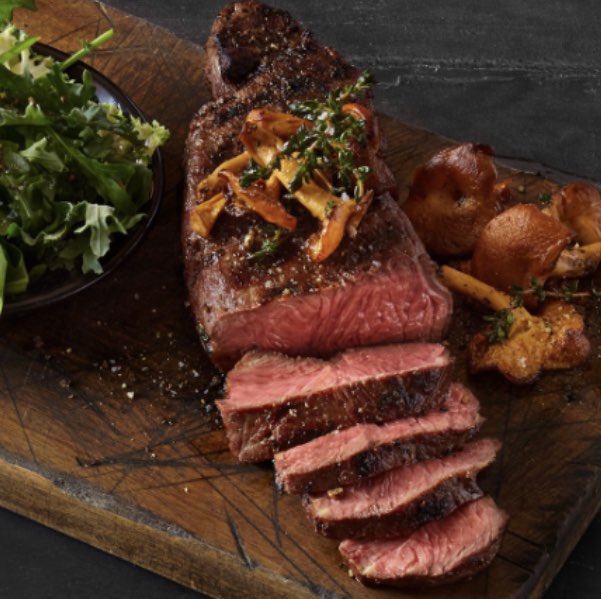soyjulianamatiz's tweet photo. Si buscan comer rico, conocer gente y un buen plan @houspoon. Hoy estarán en @sharktankcol nadando con tiburones https://t.co/iD2u9KDd1x