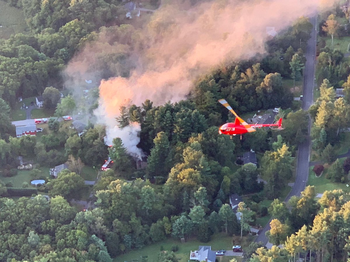 davidwbztraffic's tweet photo. Great shot of the WBZ copter https://t.co/9rpBzQjmFV