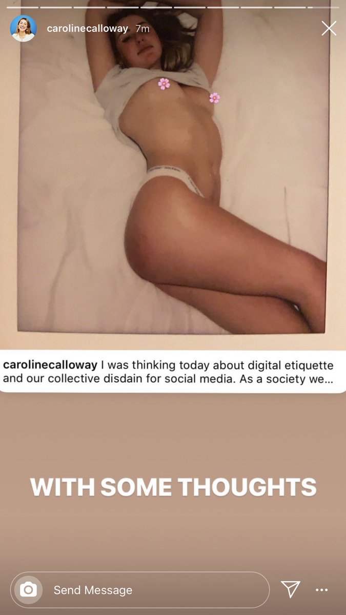 Caroline Calloway  nackt